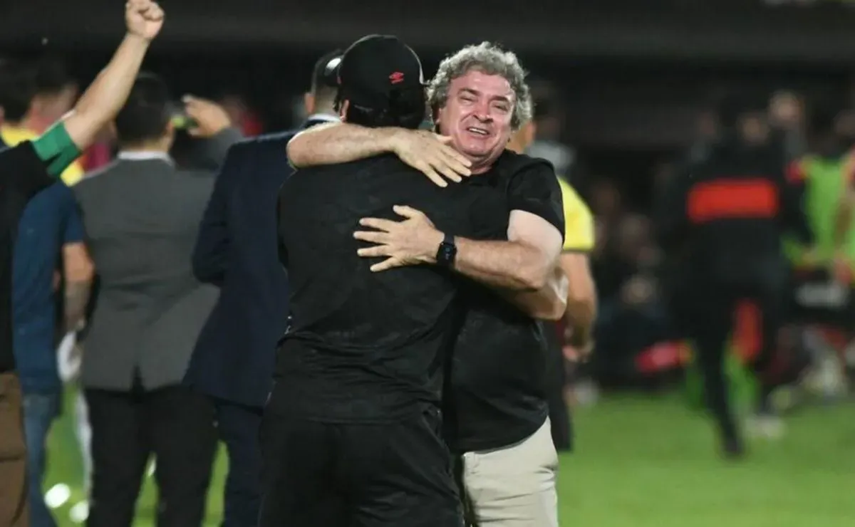 Machillo festejando el título de la Copa Centroamericana.