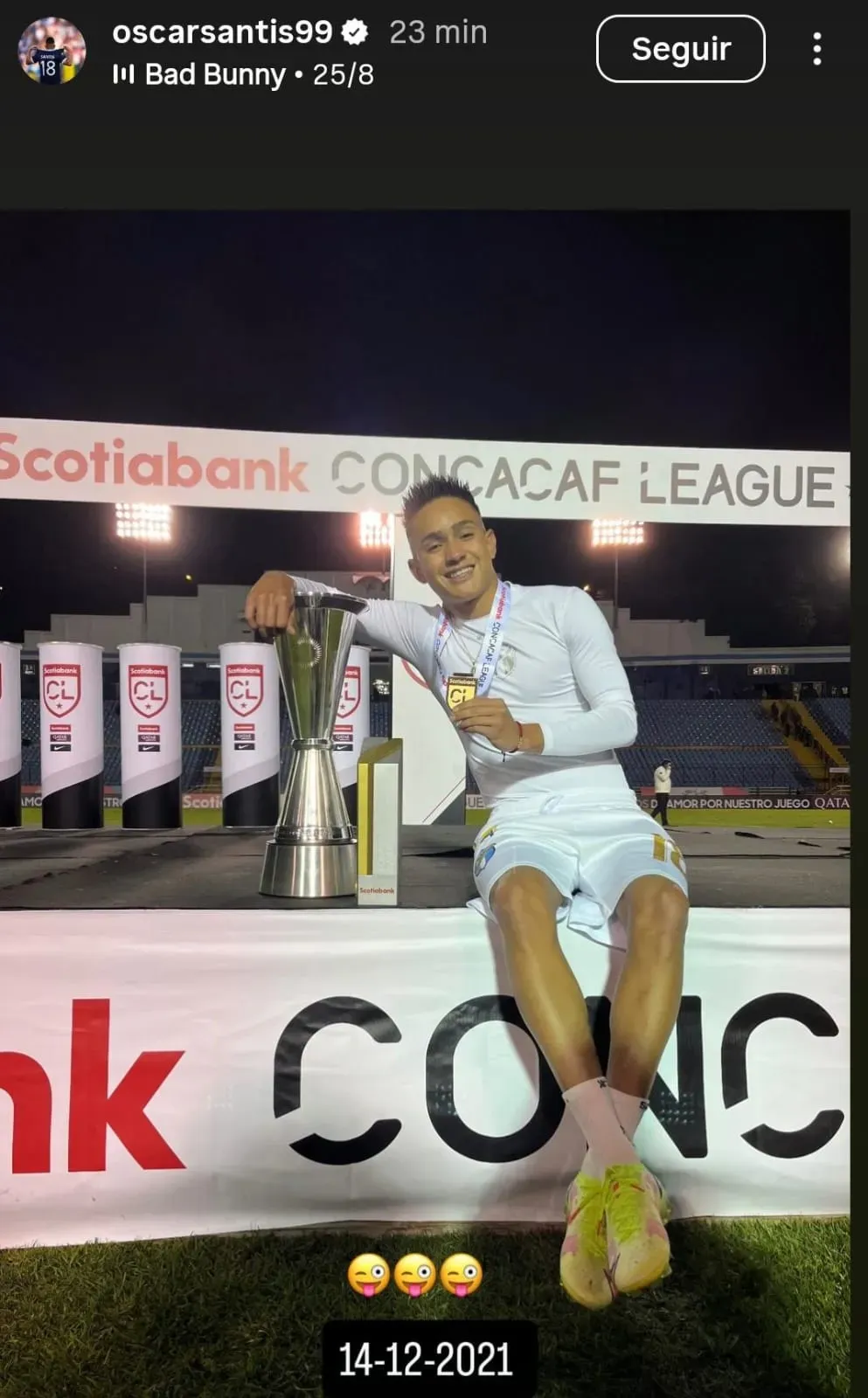 Oscar Santis en sus redes sociales