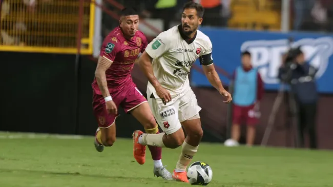Alajuelense volvió a ganar en La Cueva gracias al solitario gol de Anthony Hernández. (Foto: John Durán / La Teja)