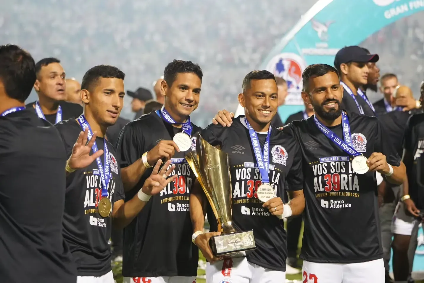 Para Edrick Menjívar, Pinto, Edwin y Jorge Álvarez deben seguir los pasos de Carlos Pineda y salir de Olimpia.