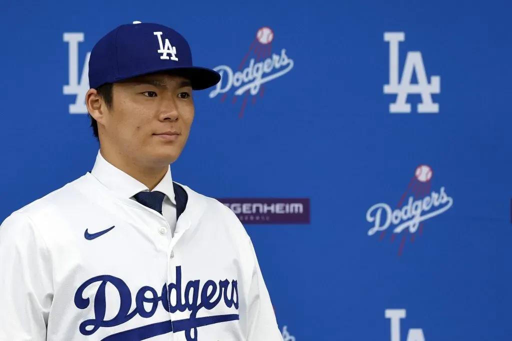 Yoshinobu Yamamoto en su presentación con los Dodgers de Los Ángeles (Foto: Getty Images)
