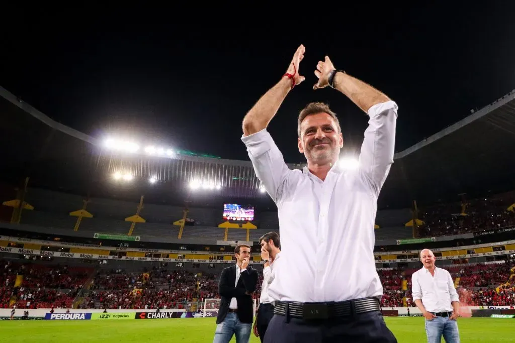 Guadalajara, Jalisco, 1 de octubre de 2022. Despedida Diego Cocca director tecnico, durante el partido de la jornada 17 del torneo Apertura 2022 de la Liga BBVA MX, entre los Rojinegros del Atlas y los Rayos del Necaxa, celebrado en el estadio Jalisco. Foto: Imago7/ Fabian Meza