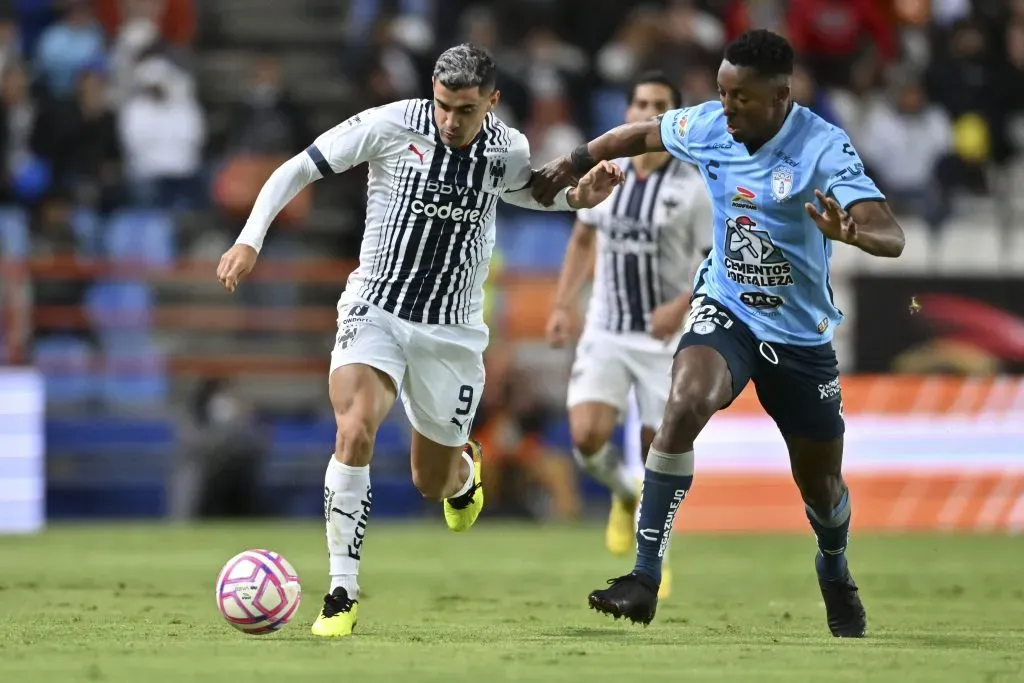 Pachuca, Hidalgo, 20 de octubre de 2022.  9mt y Oscar Murillo durante el partido de ida de las Semifinales del torneo Apertura 2022 de la Liga BBVA MX, entre los Tuzos del Pachuca y Rayados de Monterrey, celebrado en el estadio Hidalgo. 
Foto: Imago7/Etzel Espinosa