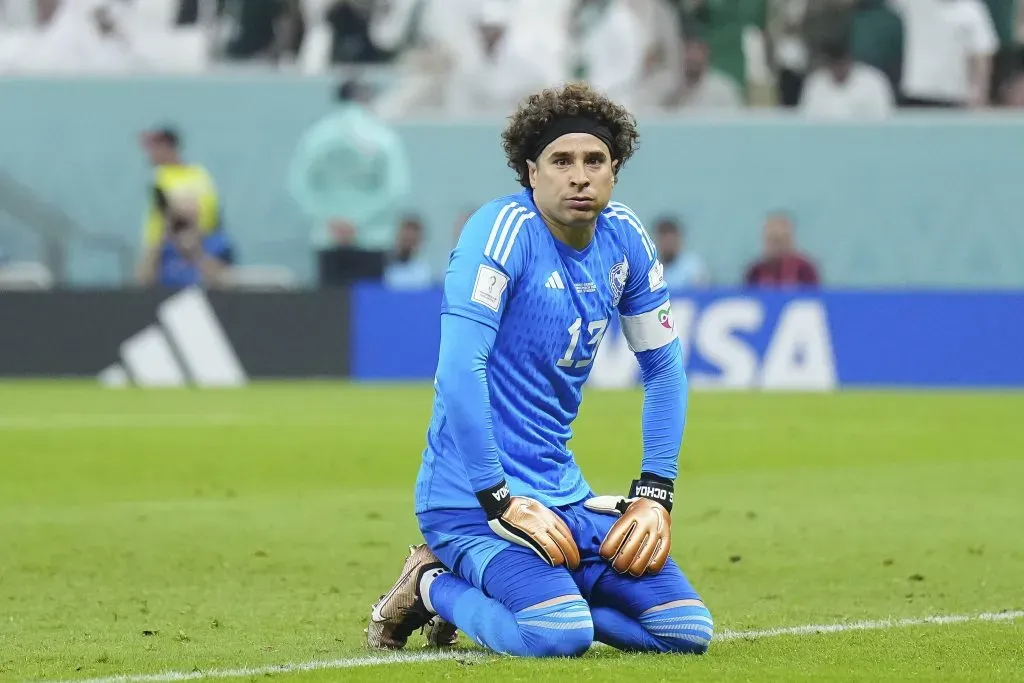 Lusail, Qatar, 30 de noviembre de 2022. Guillermo Ochoa en lamento, durante el partido de primera fase del Grupo C de la Copa Mundial de la FIFA Qatar 2022 entre la Selección de Arabia Saudita y la Selección Nacional de México, celebrado en el estadio Lusail. Foto: Imago7/ Rafael Vadillo