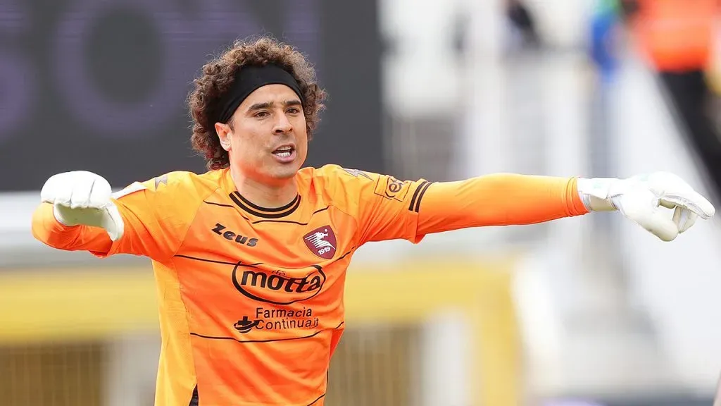 Memo Ochoa recibe distinción - Getty Images