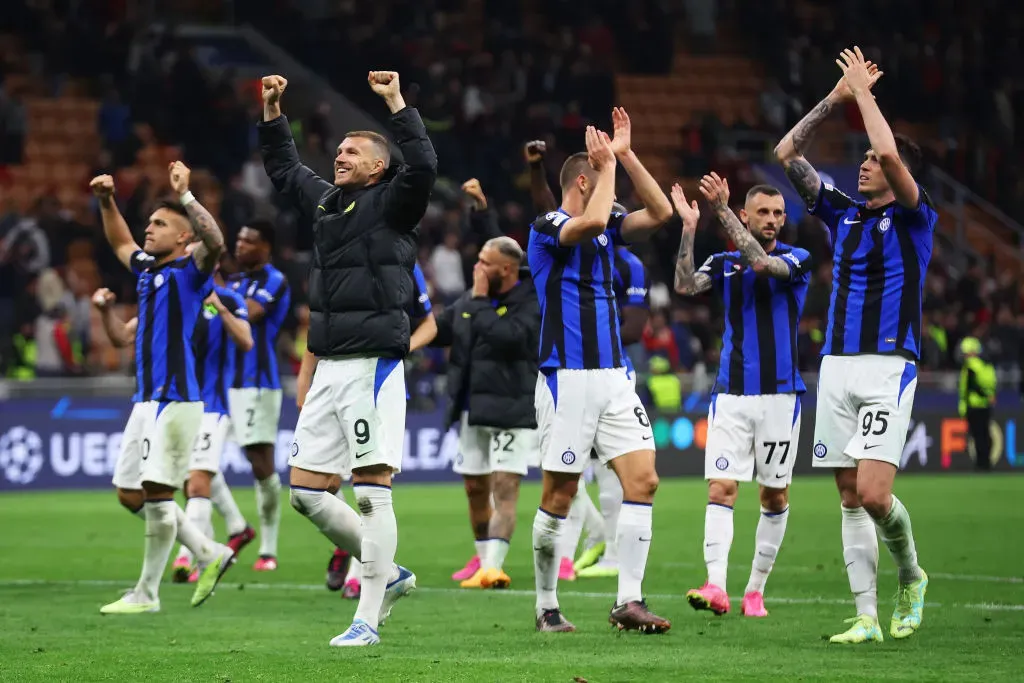 El Inter festejó con los pocos aficionados presente allí (Getty Images)