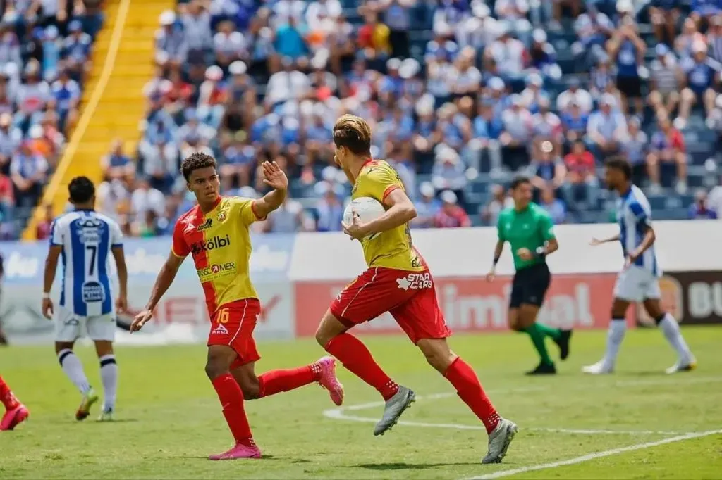 Jesús Godínez acumula 5 goles en la presente temporada en Costa Rica (CSH)