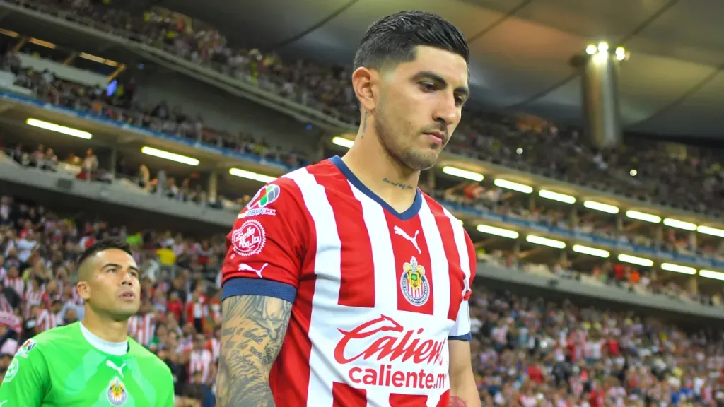 Víctor Pocho Guzmán ya recibió su castigo de manera oficial y las Chivas tendrán que vivir el Clásico Tapatío sin la presencia de su capitán.