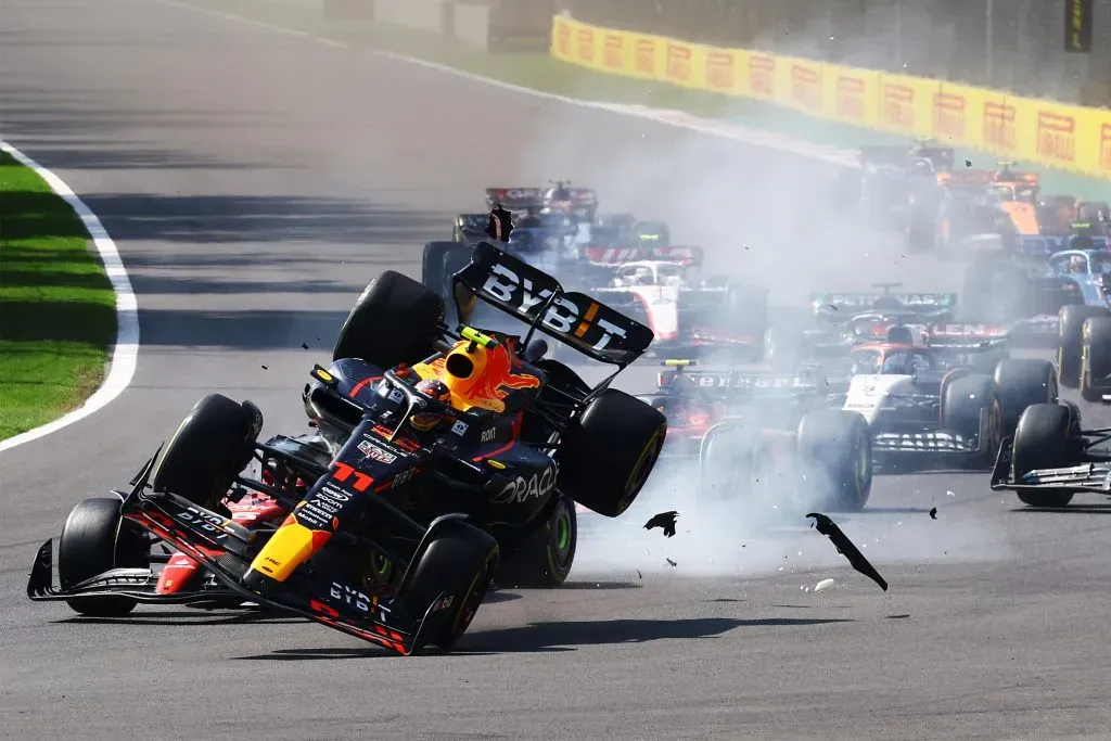 Momento del accidente del Checo este fin de semana (Getty)