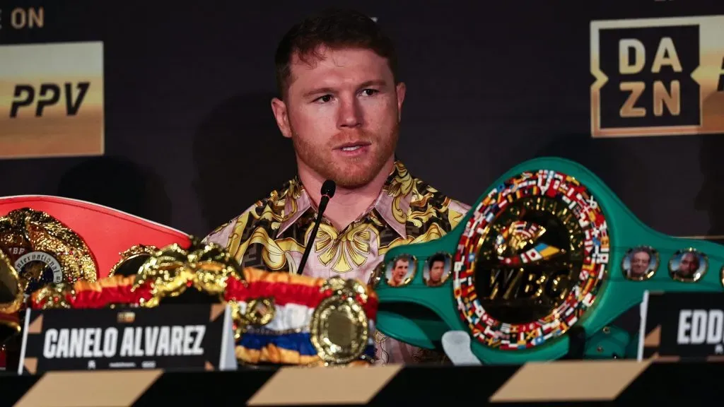 Canelo Álvarez se prepara para su próxima pelea.