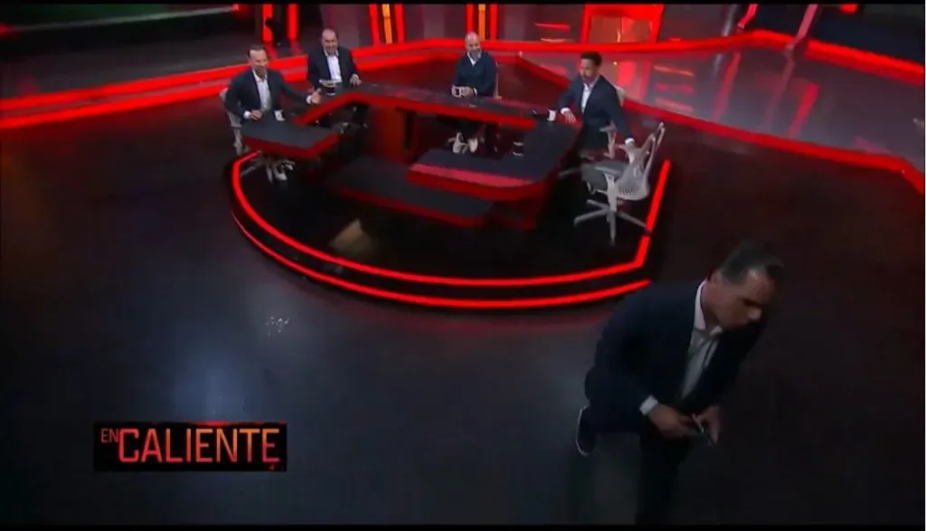 Christain Martinoli abandona la emisión durante discusión sobre Gignac. Foto: Captura de pantalla