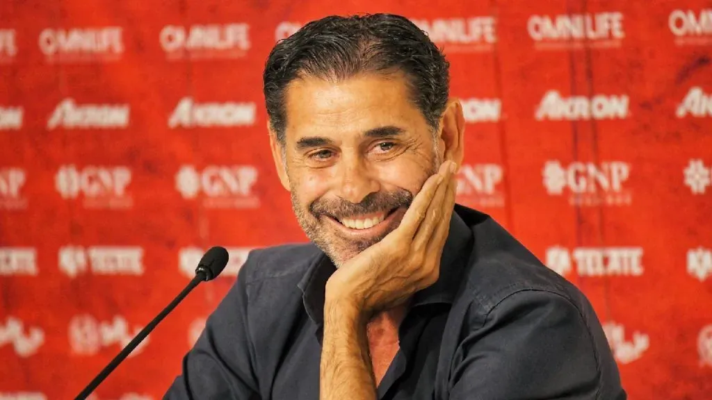 Fernando Hierro, director deportivo de Chivas