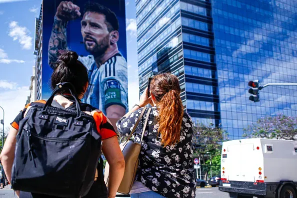 Mural gigante de Lionel Messi. Foto: Getty Images
