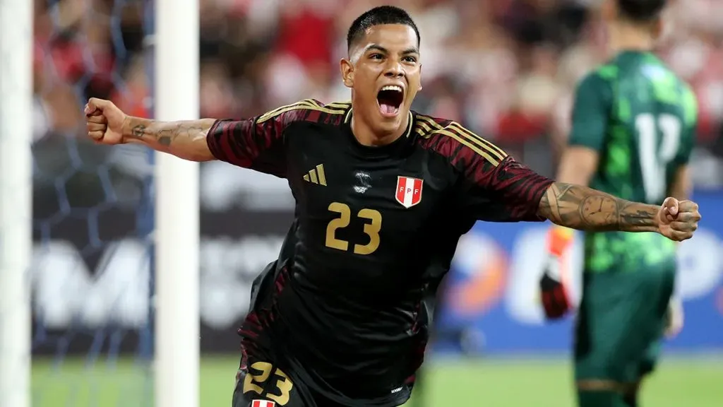 Perú y su uniforme de visita.