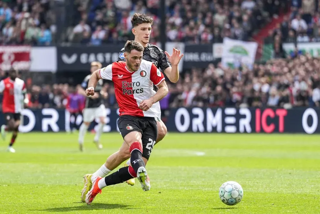 Santi no pudo sumar un gol ante el Ajax – IMAGO