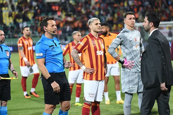 Fenerbahce abandonó el partido en la Supercopa de Turquía