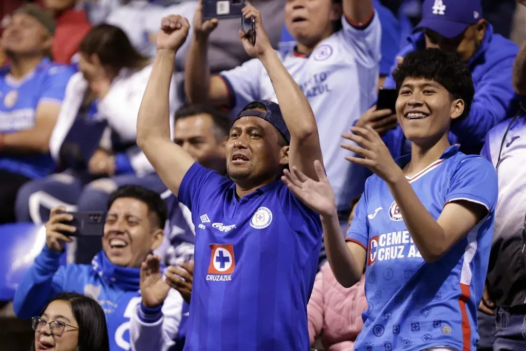 cruz azul avanza en la tabla general