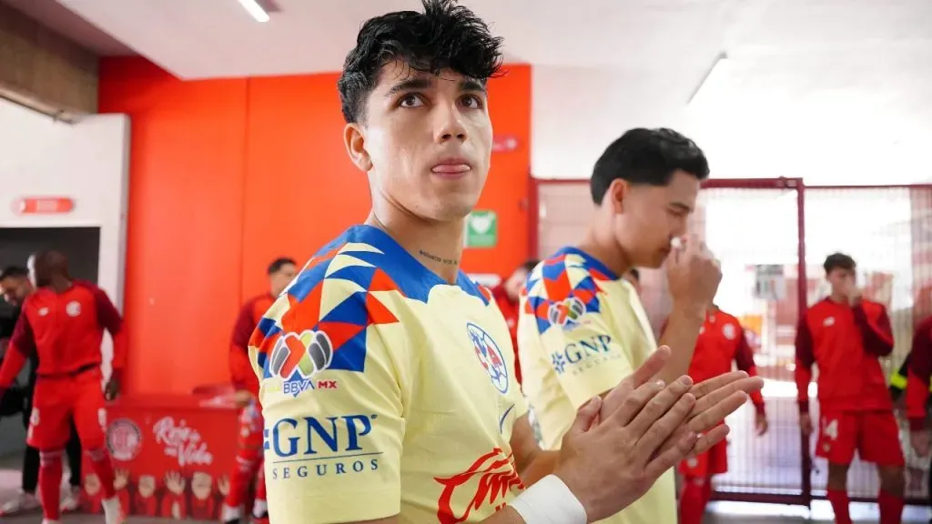 América