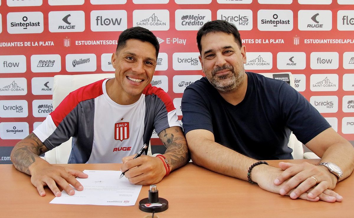Estudiantes presentaron a Enzo Pérez Estudiantes presentaron a Enzo Pérez