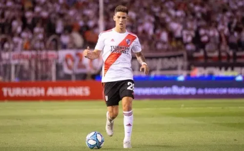 El defensor de 24 años de una promesa para emigrar a Europa.