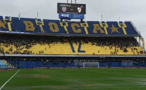 Así lució La Bombonera tras las lluvias de aquella final.