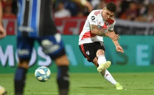 Quintero estuvo cerca de hacer un gol de tiro libre ante Almagro (FOTO: Getty)