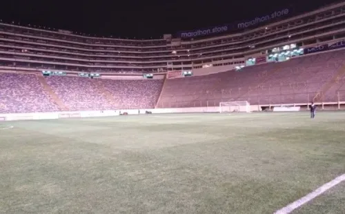 Agrietado: así luce el césped del estadio Monumental de Lima.