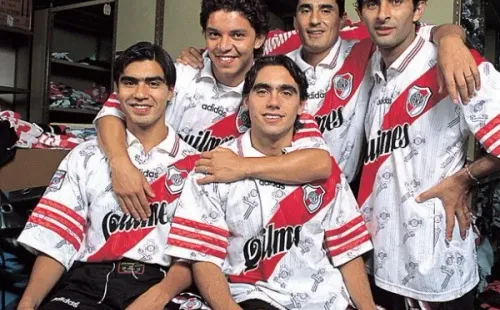 A la izquierda, Marcelo Gallardo abrazando a Marcelo Escudero, cuando jugaban en River. Foto: El Gráfico.