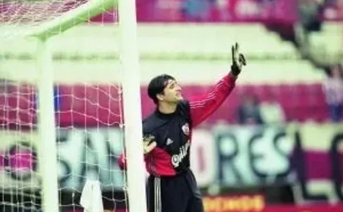 El Gato atajó tres partidos y ganó dos títulos durante su paso en River. (Fuente: El Gráfico).