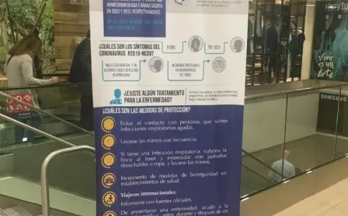 Las medidas preventivas están señalizadas en el aeropuerto local. (FOTO: LPM)