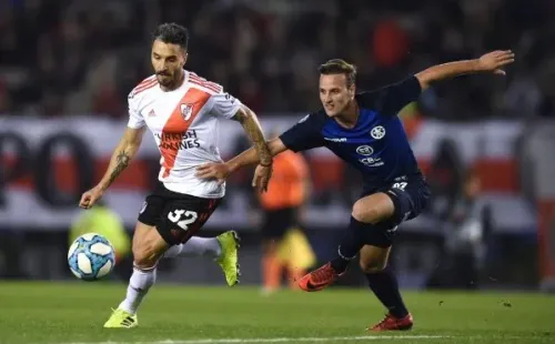 Pochettino con la camiseta de Talleres enfrentando a River en el Monumental (Getty)