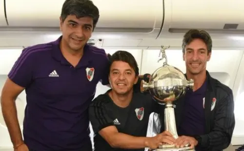 El cuerpo técnico de River completo con la Libertadores de Madrid (Prensa River)