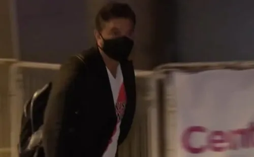 Gallardo con la camiseta