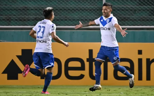 Janson encontró en Thiago Almada a su socio perfecto en ataque. (Foto: Getty).
