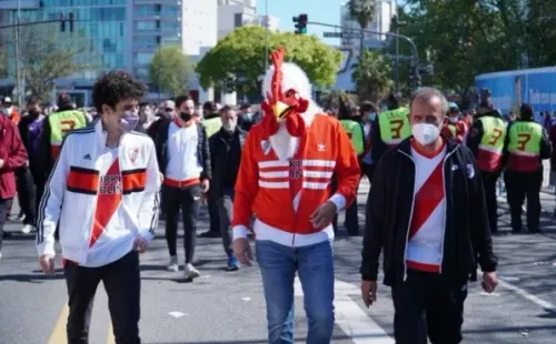 Si bien la apertura de las puertas demoró un poco más de lo pautado, el grueso ngreso de los hinchas al estadio fue sin inconvenientes.