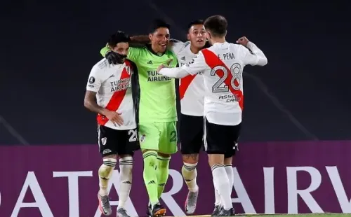 Tomás Lecanda y Felipe Peña junto a Casco y Enzo Pérez en la recordada noche contra Santa Fe. (Foto: Getty).