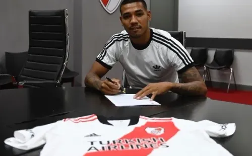 Martínez renovó hace algunas semanas su vínculo con River a préstamo hasta diciembre de 2022. (Foto: Prensa River).