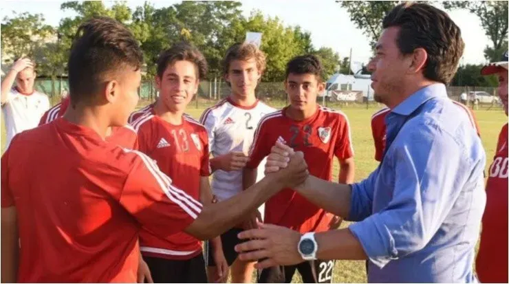 Marcelo Gallardo con el futuro de River (Prensa River Plate)