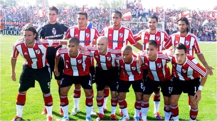 La camiseta tricolor de River en 2012 (Archivo LPM)