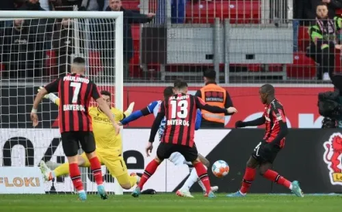 El momento exacto en el que el Pipa gira el cuerpo y ya se perfila para impactar la pelota. (Foto: Getty).