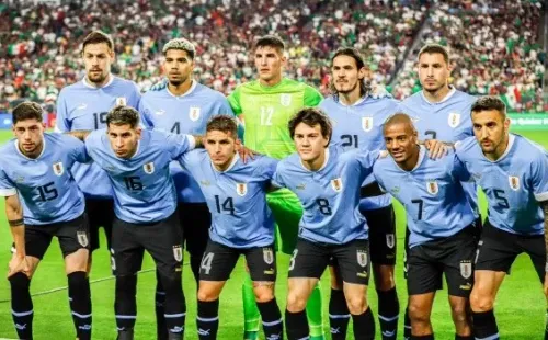 Los once de Uruguay que golearon a México, con De la Cruz como uno de los titulares. (Foto: @Uruguay).