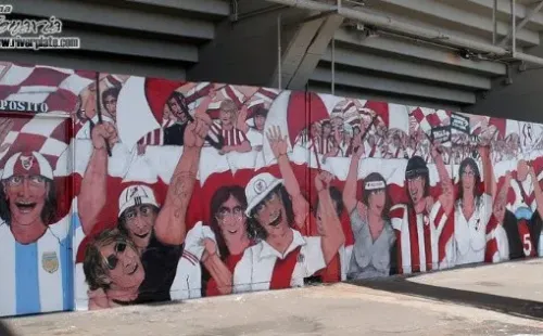 Los murales fueron pintados en el año 2008 y desde entonces le dan color a la parte posterior de la Sívori Alta (Foto: La Página Millonaria).
