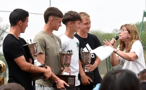Los campeones juveniles, presentes en el evento (Foto: Prensa River)