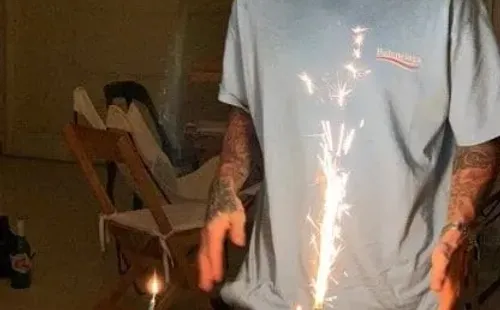 La torta que le hicieron a Otamendi en su último cumpleaños. Bien riverplatense.