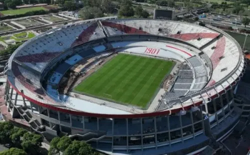 La panorámica del estadio y las obras en continuo avance (Foto: Prensa River)