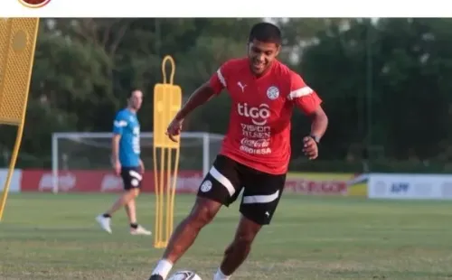 Rojas se prepara con todo para el amistoso ante Chile (Captura)