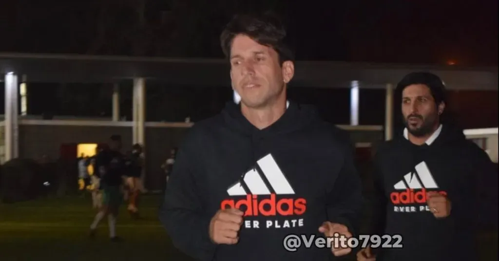 Placente con la pilcha de River en el senior. (Foto: @Verito7922).