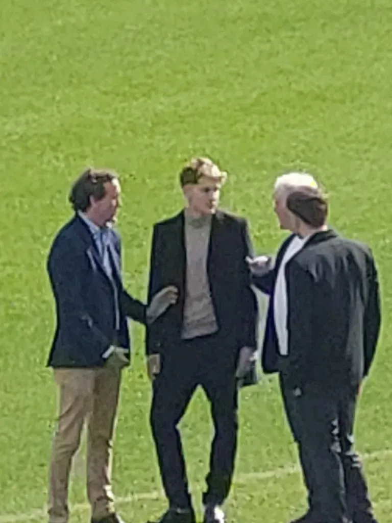 Colidio junto a los dirigentes Ignacio Villarroel y Matías Patanián.