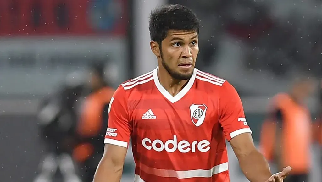 El Sicario podría emigrar de River en los próximos días.