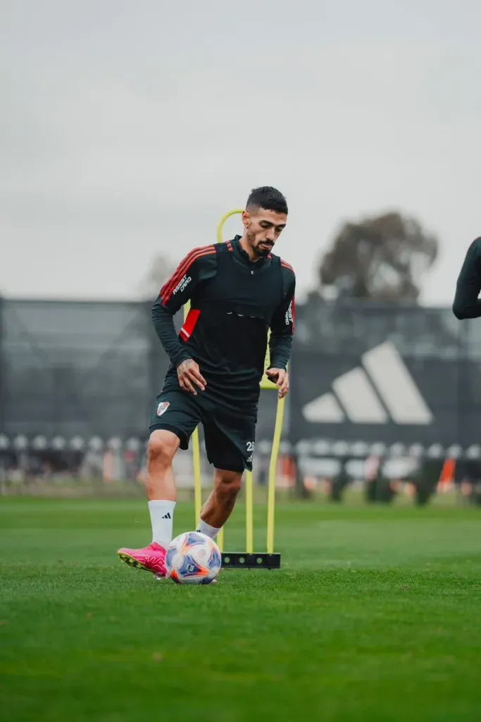 Manu Lanzini y sus primeros entrenamientos con la ropa del Más Grande.